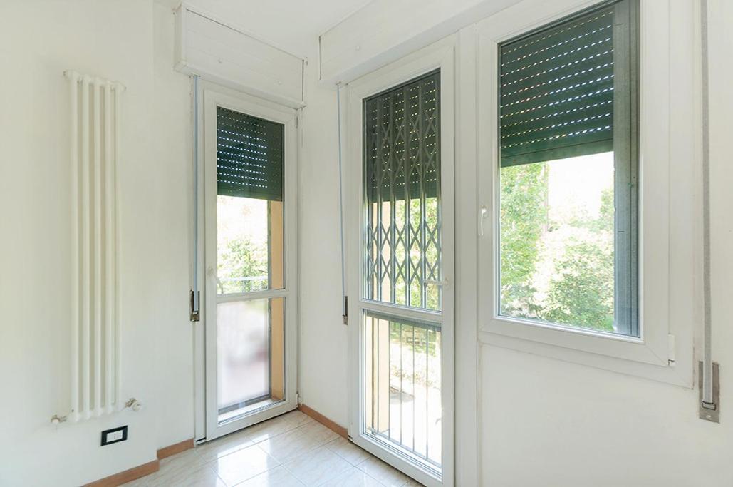 Private Room For Girls Болонья Экстерьер фото